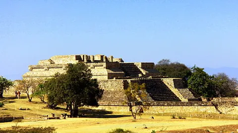 泰山客场翻盘梅州客家，泽卡双响锁定胜局