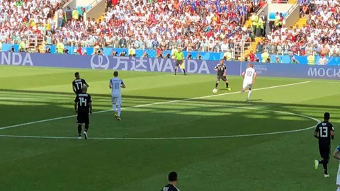 石宇奇马来西亚羽球男单成功晋级四强